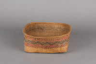 Haida%20artist%2C%20%3Cb%3E%3Ci%3E%20Basket%3C%2Fi%3E%3C%2Fb%3E%2C%20ca.%201940%2C%20cedar%20bark%2C%20beargrass%20and%20commercial%20dyes%2C%20The%20Elizabeth%20Cole%20Butler%20Collection%2C%20no%20known%20copyright%20restrictions%2C%202013.1.55
